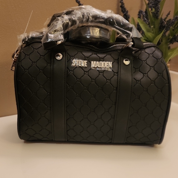 Steve Madden Black Quilted Design Faux Leather Women's Satchel Bag - Picture 3 of 9